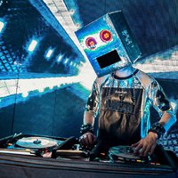 DVJ MC DJ SuperStar - DJ Freak (Антон Киба) попса в ремиксах с ломанным ритмом, от рэгитона до тверка, брейкса и DnB!