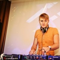 Dj El-House - Dj El-House & MC Arch - Live set NC (Grand) 5 Октября part#3