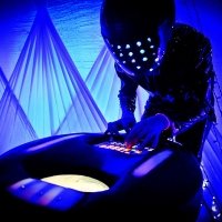 DVJ MC DJ SuperStar - живое исполнение попурри (mash up DJ megamix show) - 15 поп-хитов за 3 минуты