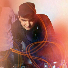 DJ Vallerr Host
