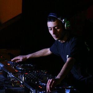 DJ VIRO