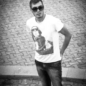 Dj Raev